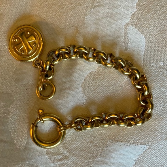 Heavy Gold-plated Chain Bracelet with Large Gold Disk and Medieval Cross Patten - Picture 6 of 7